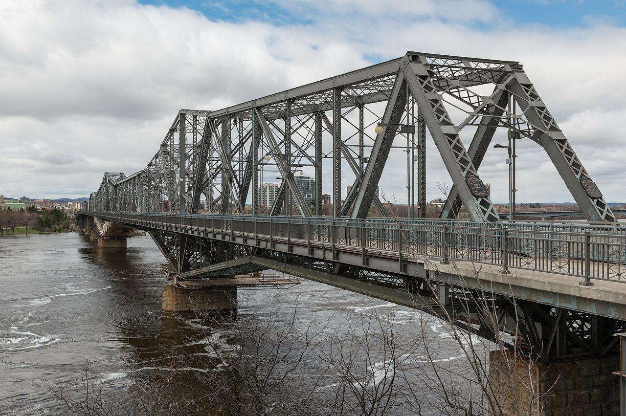 Alexandra Bridge linking Gatineau and Ottawa across the Ottawa River