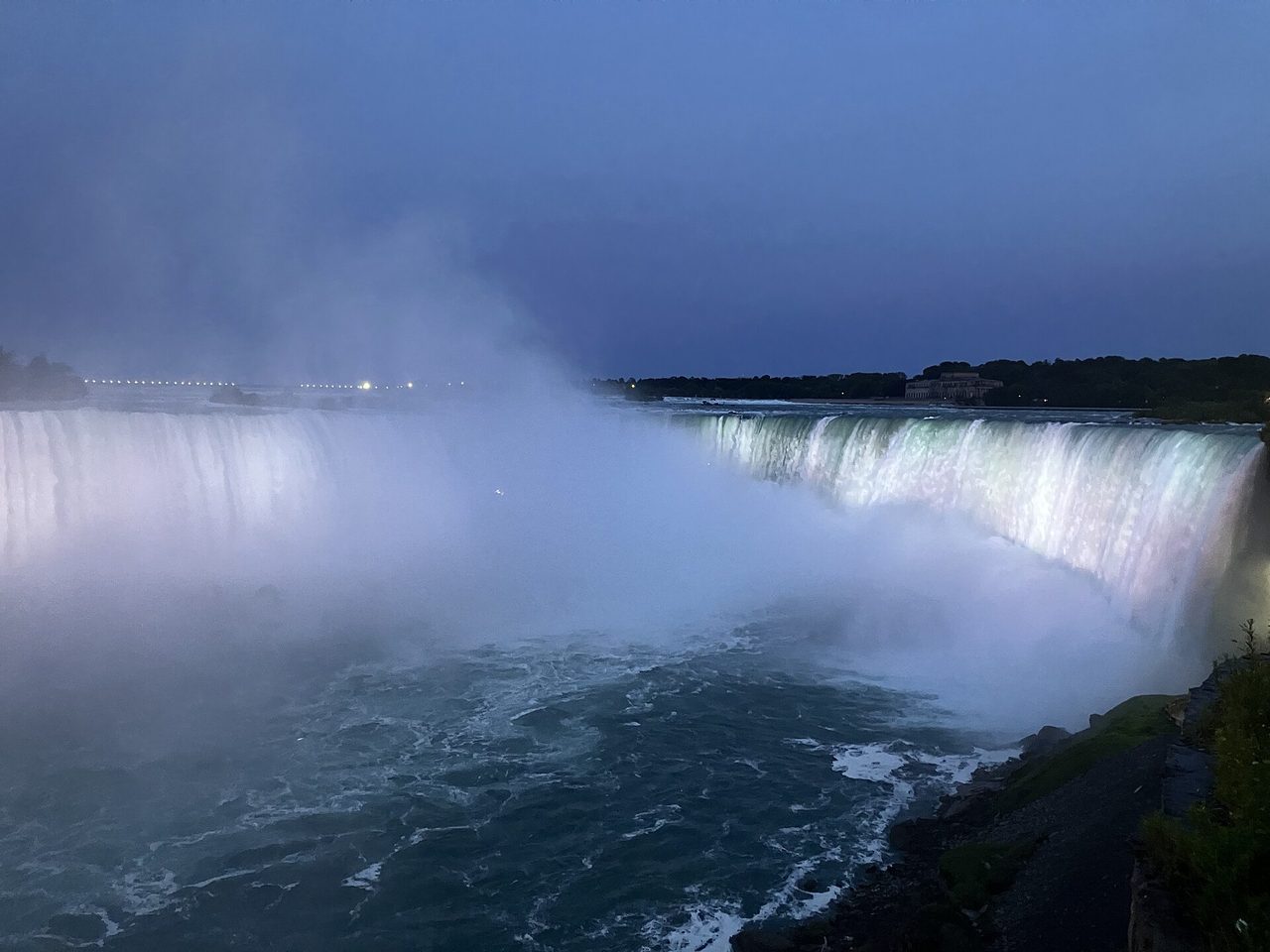 Horseshoe Falls at Niagara Falls in summer