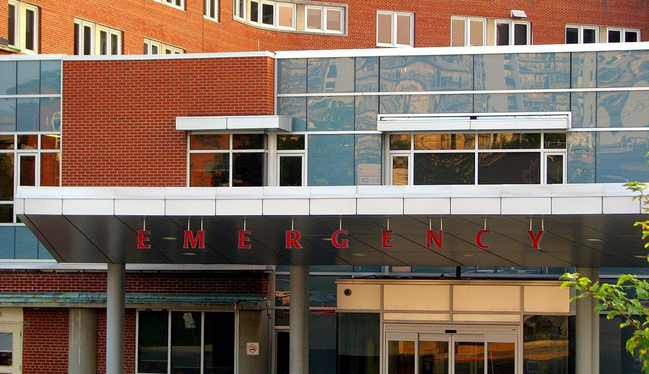 Emergency entrance of a Canadian hospital — as a visitor, you pay the full bill here, not the province