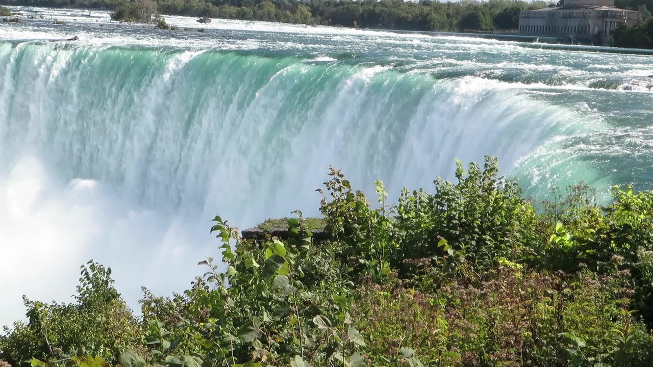 Curtain of water at Horseshoe Falls seen from the Table Rock observation area, Ontario