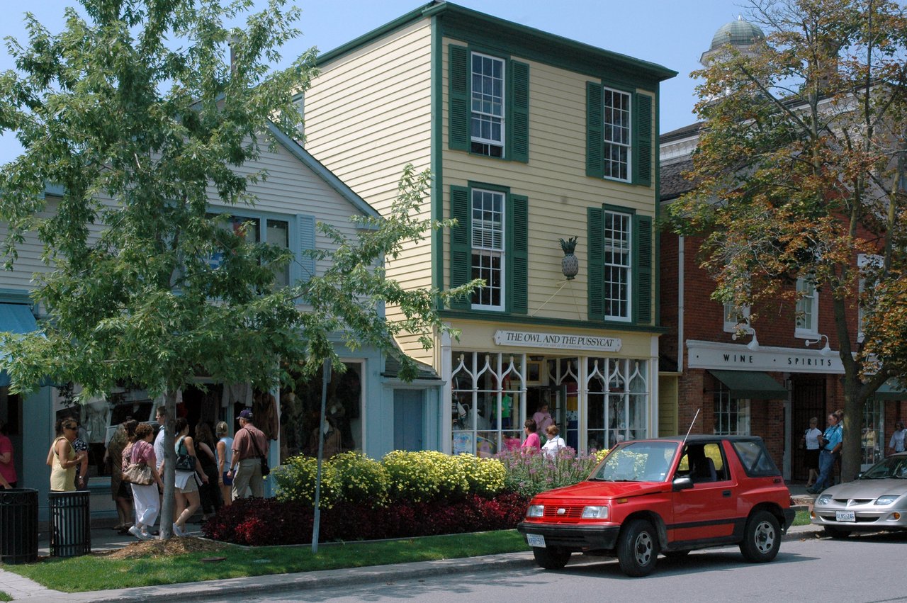 Historic brick storefronts along Queen Street in Niagara-on-the-Lake